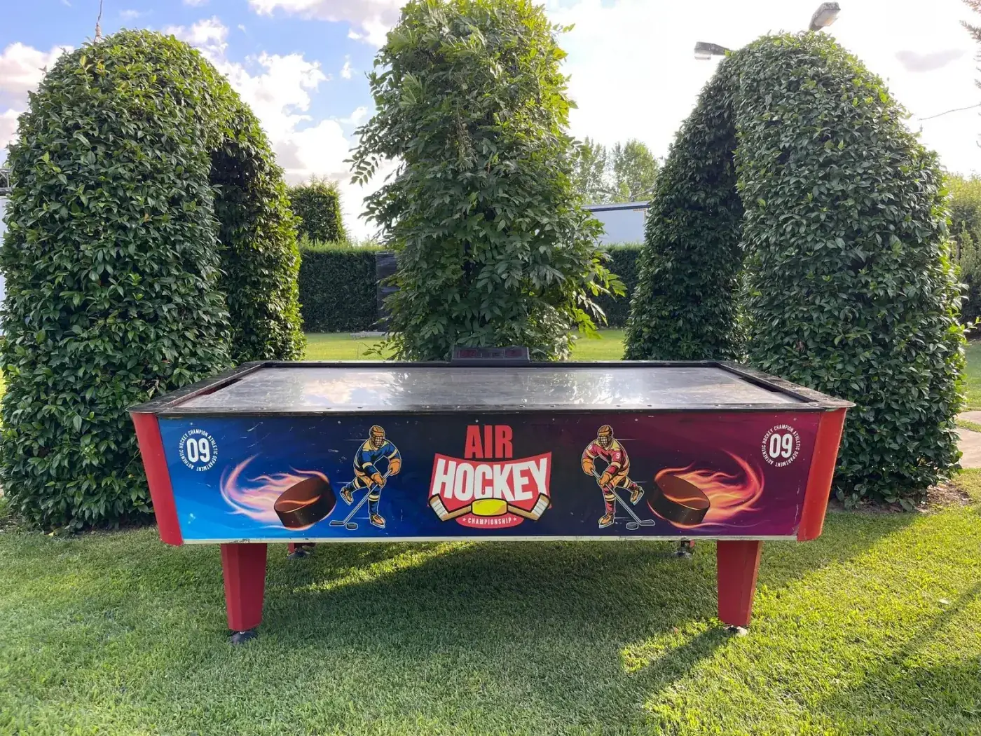 Açık alanda air hockey masası