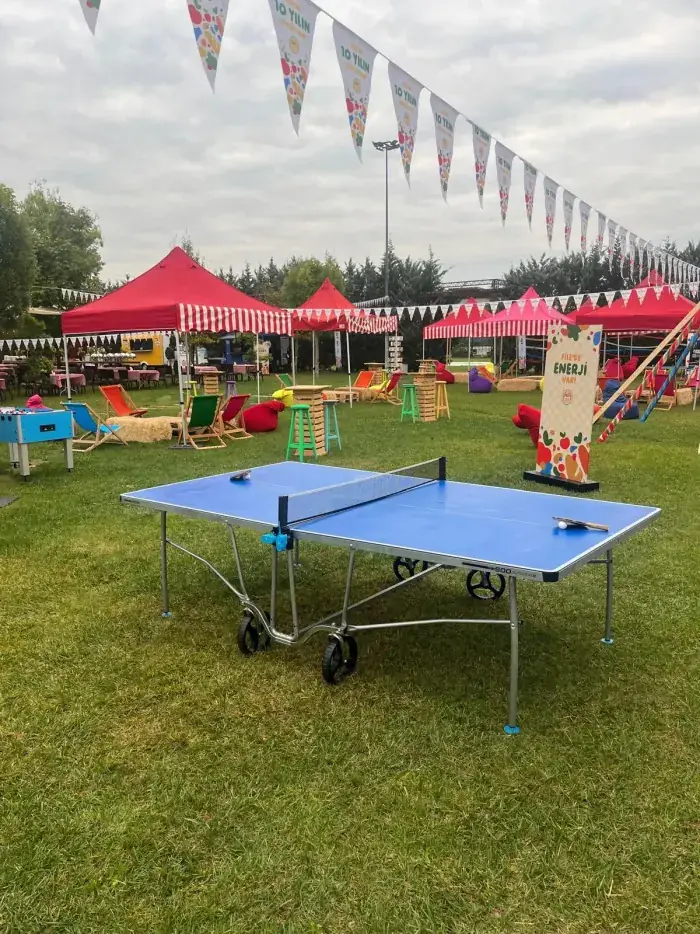 Festival alanında masa tenisi