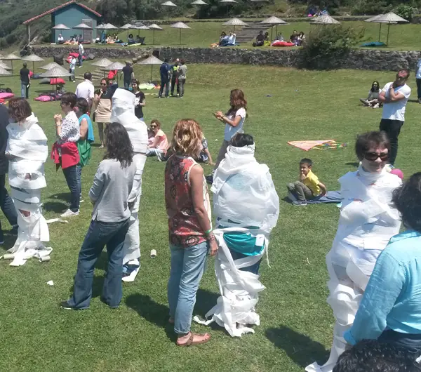 Şirket etkinliğinde mumyalama oyunu